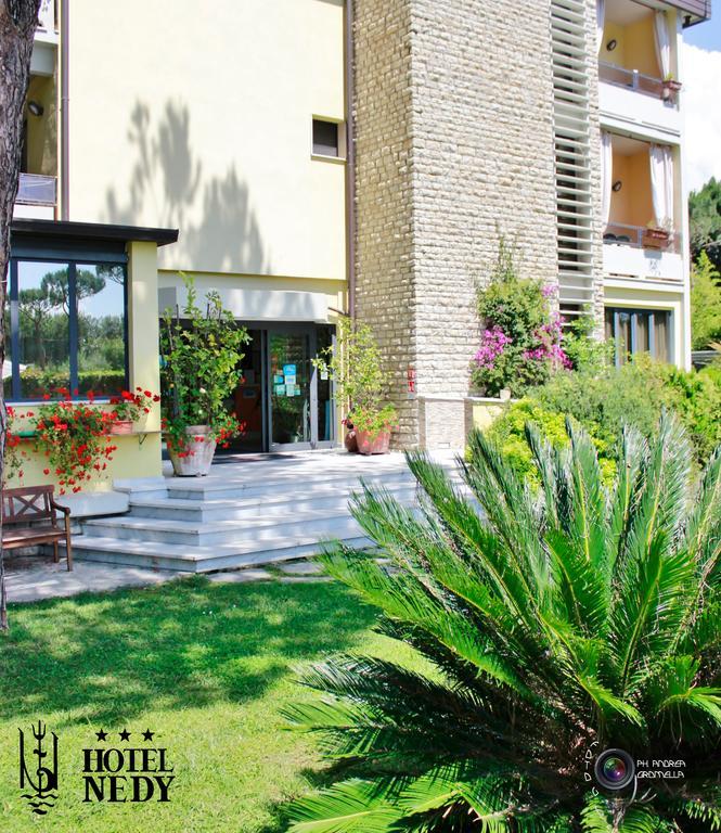Hotel Nedy Marina di Massa Exteriér fotografie