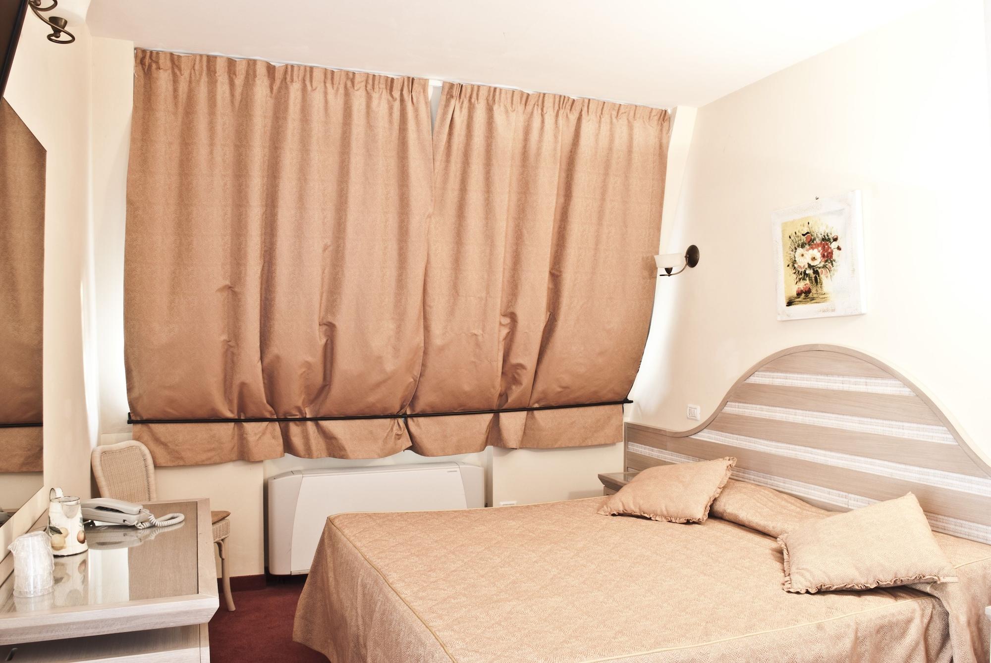 Hotel Nedy Marina di Massa Exteriér fotografie