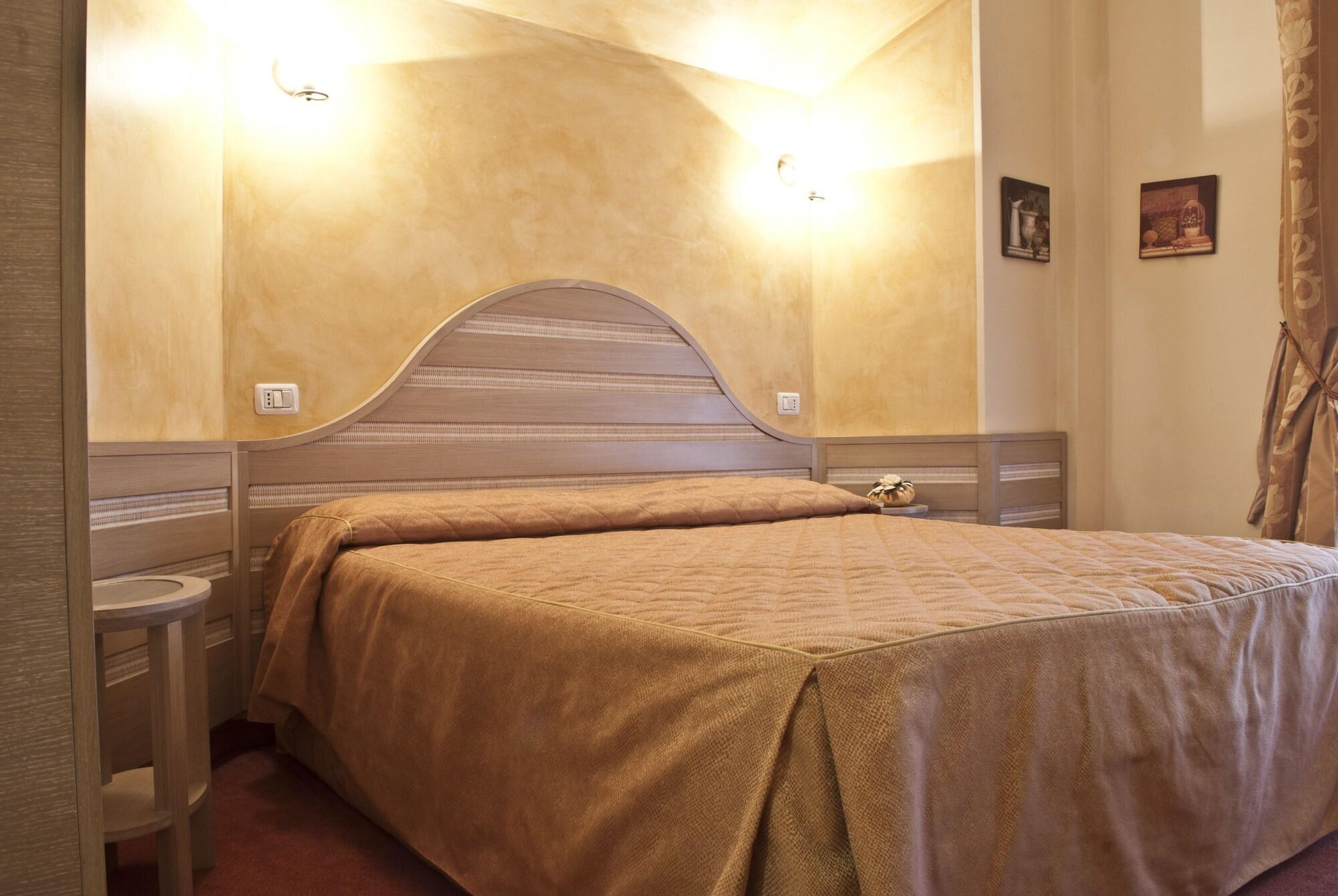 Hotel Nedy Marina di Massa Exteriér fotografie