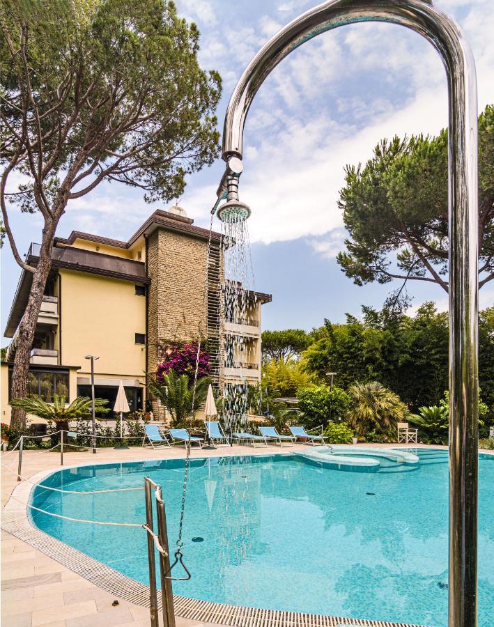 Hotel Nedy Marina di Massa Exteriér fotografie