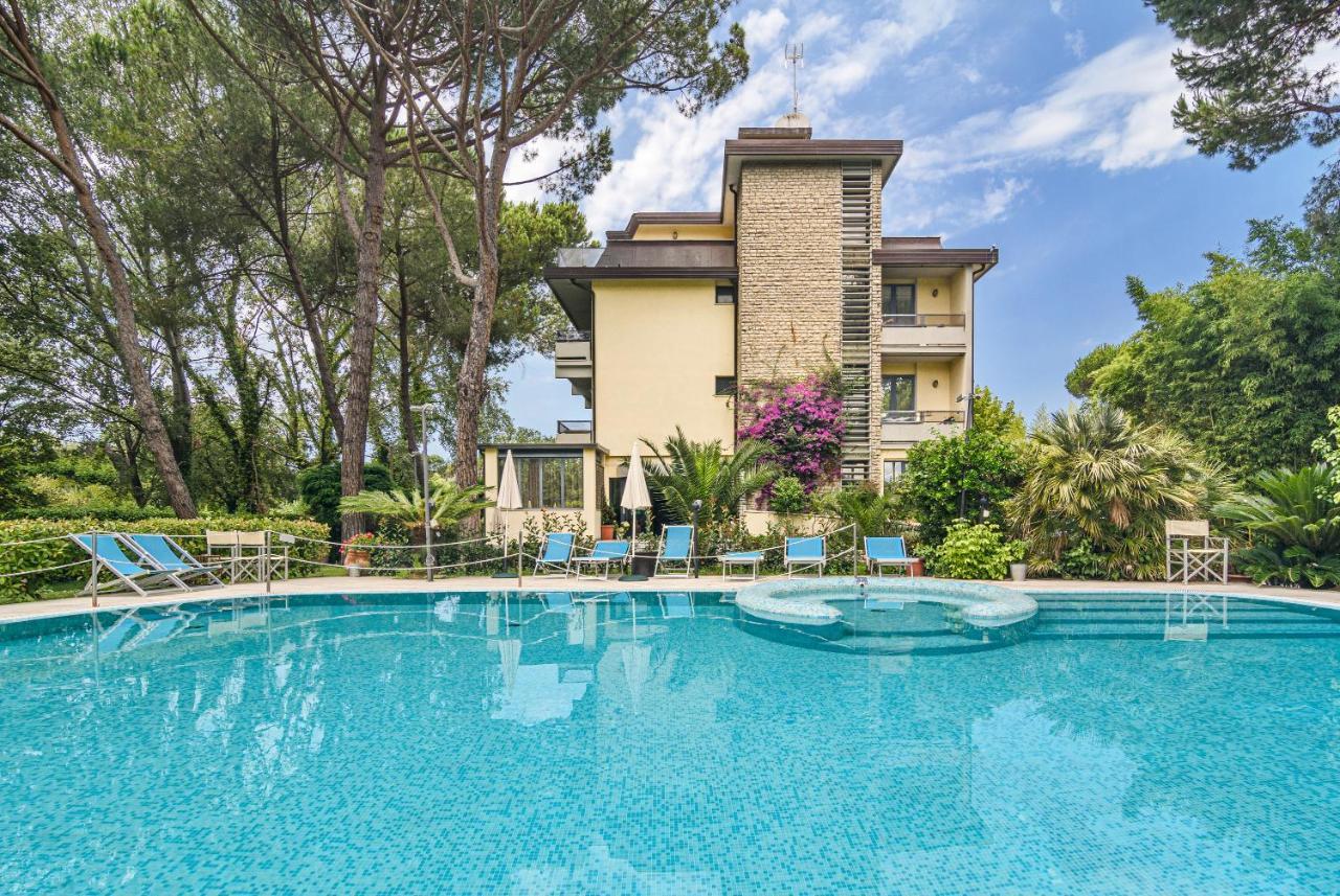 Hotel Nedy Marina di Massa Exteriér fotografie