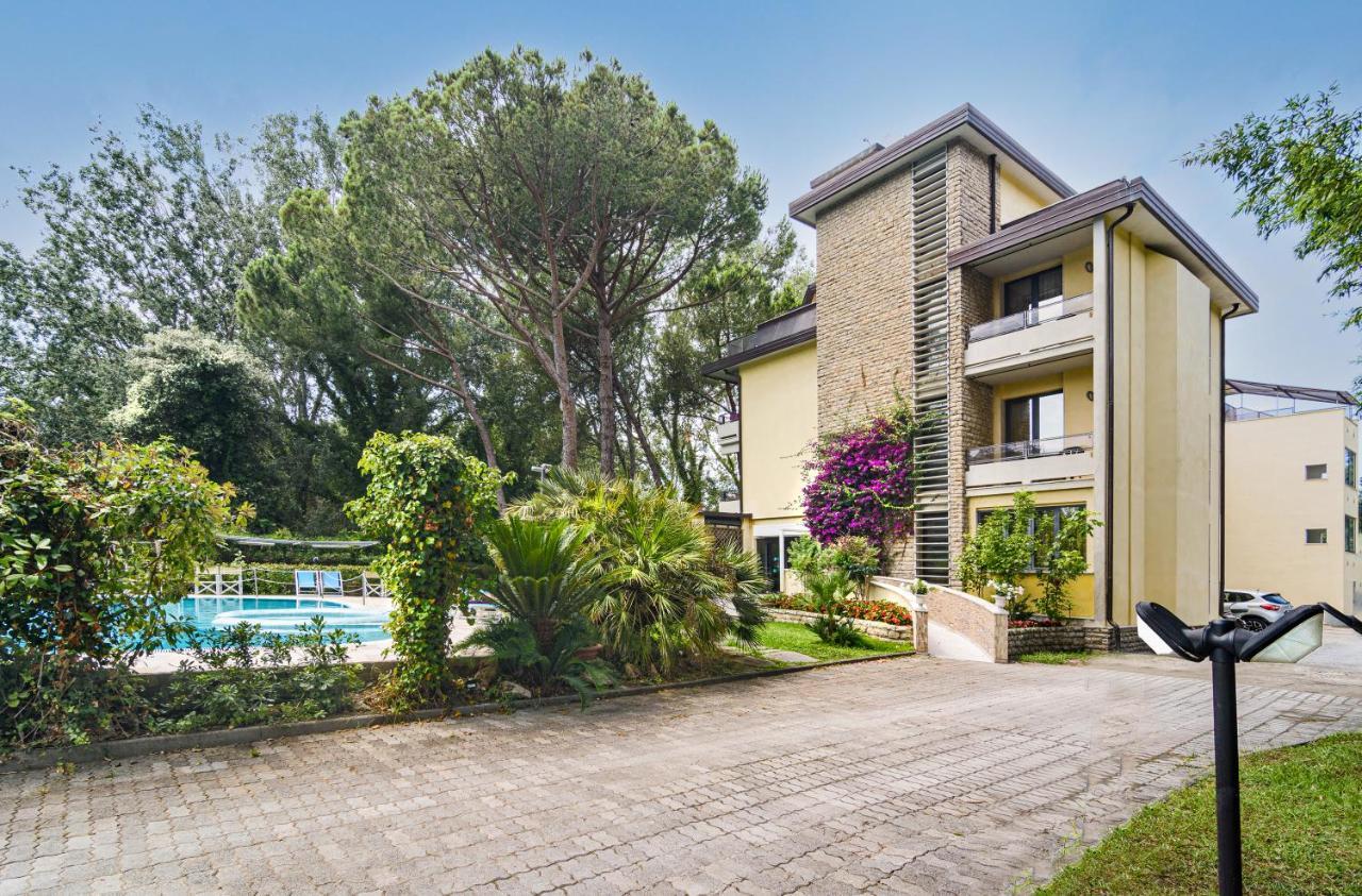 Hotel Nedy Marina di Massa Exteriér fotografie