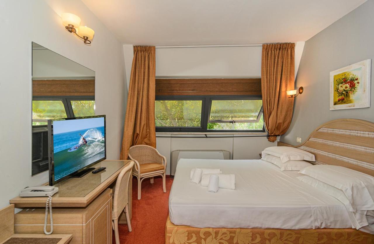 Hotel Nedy Marina di Massa Exteriér fotografie