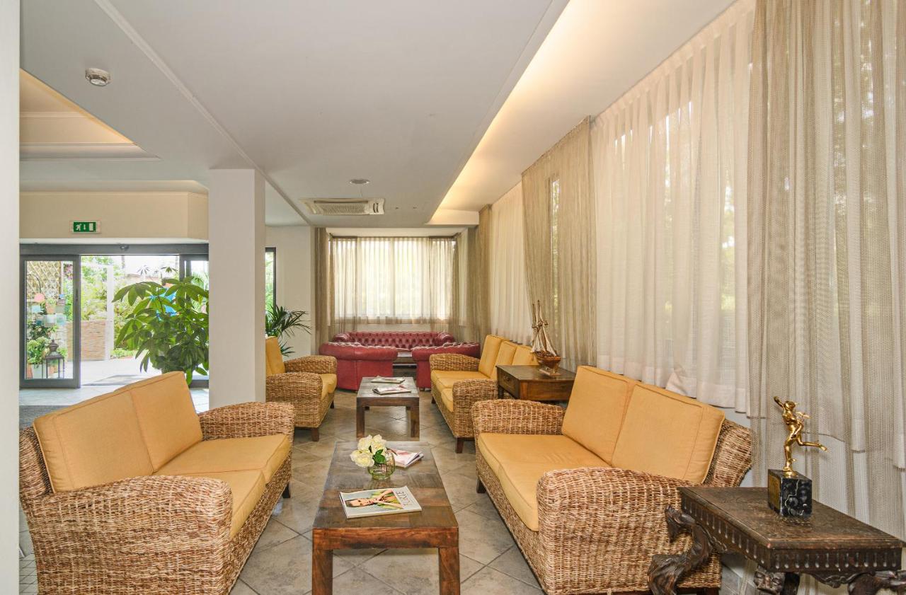 Hotel Nedy Marina di Massa Exteriér fotografie