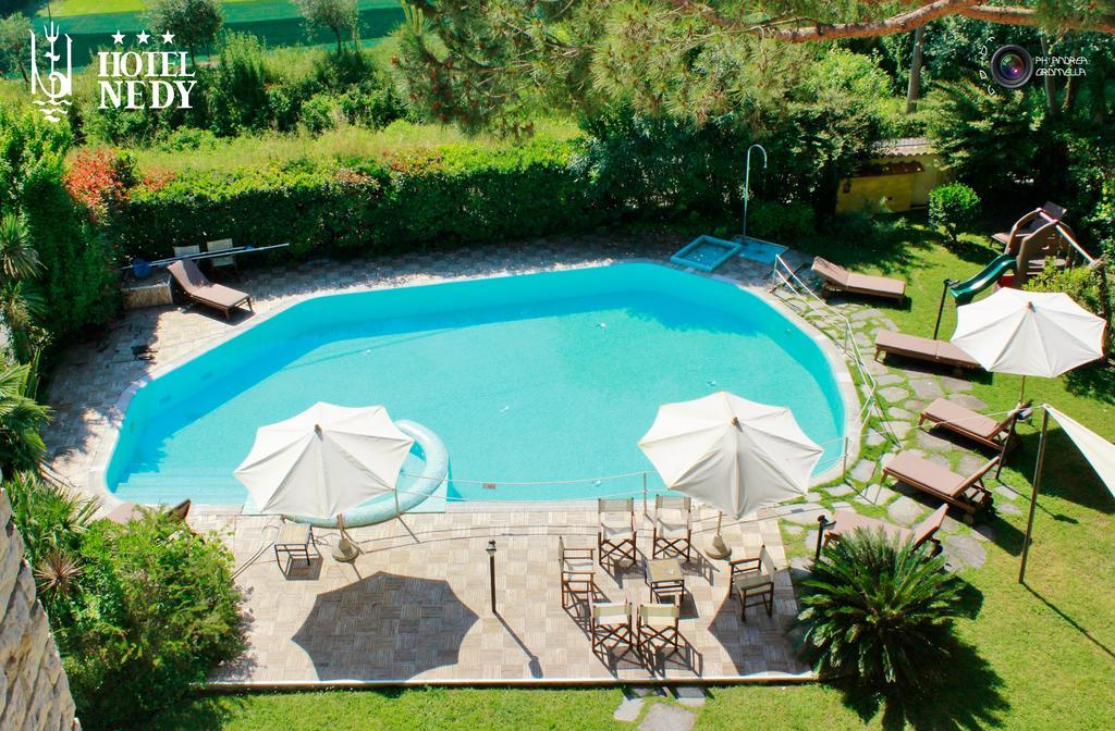 Hotel Nedy Marina di Massa Exteriér fotografie